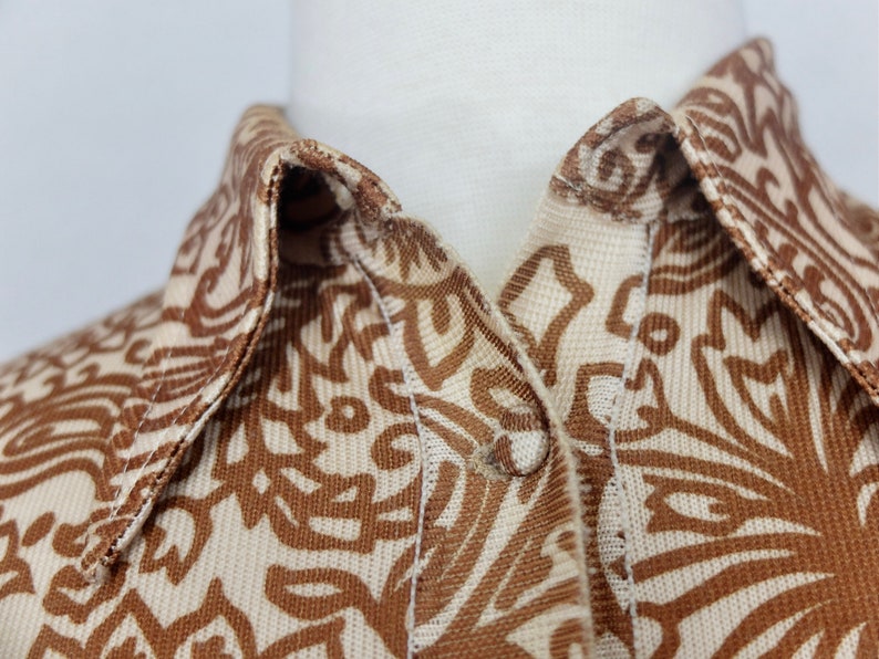 Vintage 1960/'s Mod Abstract Paisley Button Up Blouse with Pointed Collar