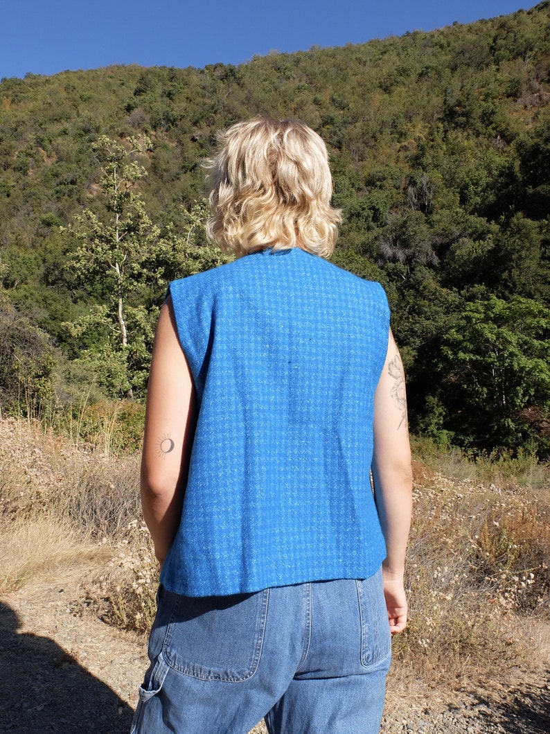 Vintage 60s Mod Bright Blue Houndstooth Sleeveless Button Up Vest