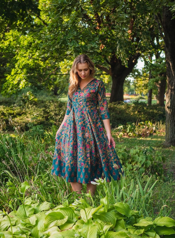 green emerald velvet dress Womens Summer Vacation Floral Dress Spaghetti Strap Sleeveless Side Slit  Midi Dress Sexy Casual Flowy Aesthetic Dress at Amazon Women's Clothing  store