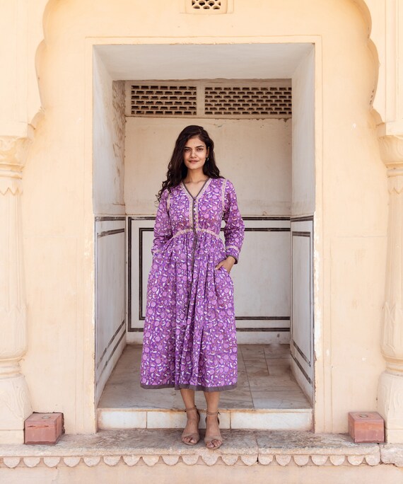 ethical rose midi dress Endless Rose Sleeveless Lace Midi Dress