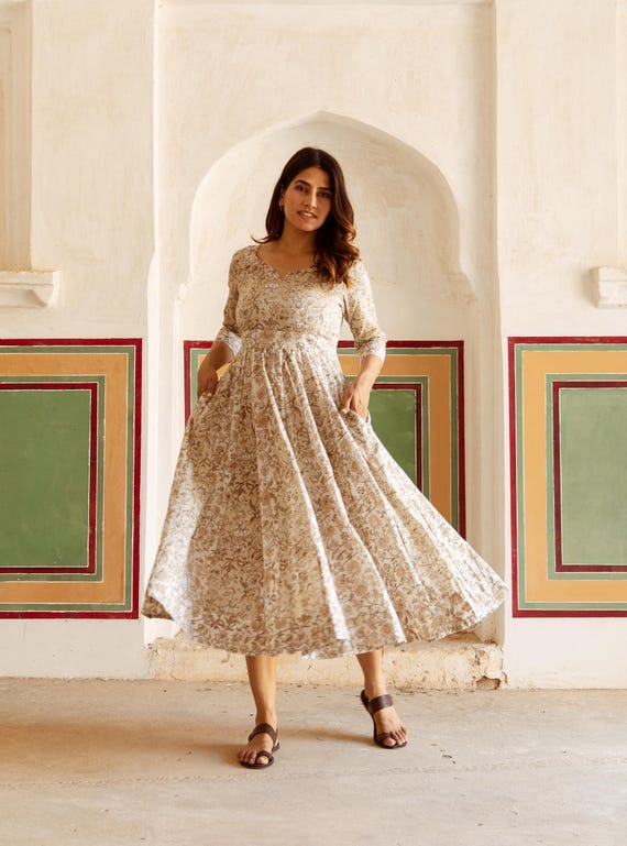 slim fit dress slacks Buy Peach Embroidered Printed Anarkali Gown In Canada