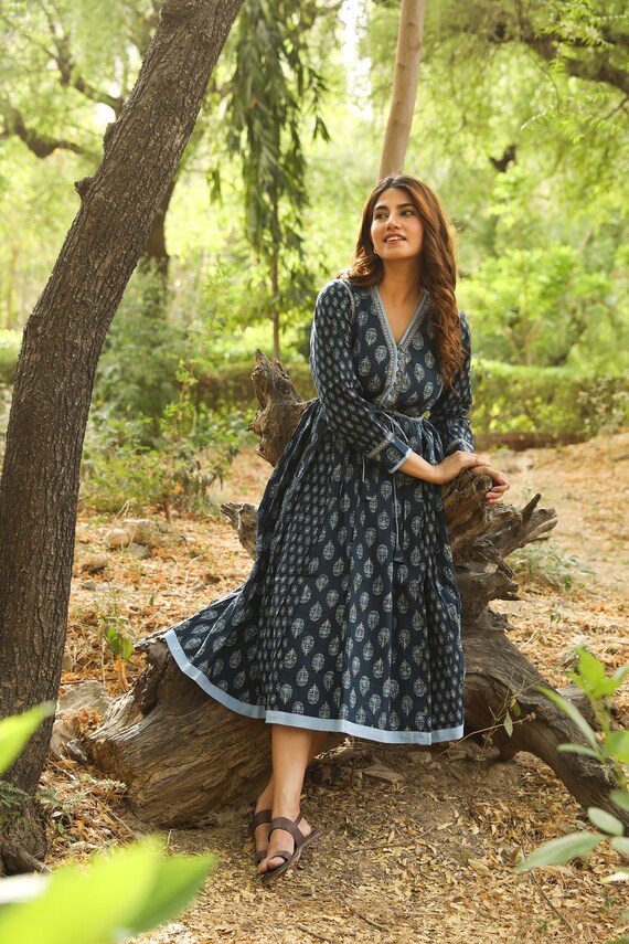 New Vandana-bohemian Midi Dress,hand Block Printed  Cotton,casual,occasional,pure Cotton,handcrafted,ethical  Fashion,floral,navy Blue,white - Etsy Sweden