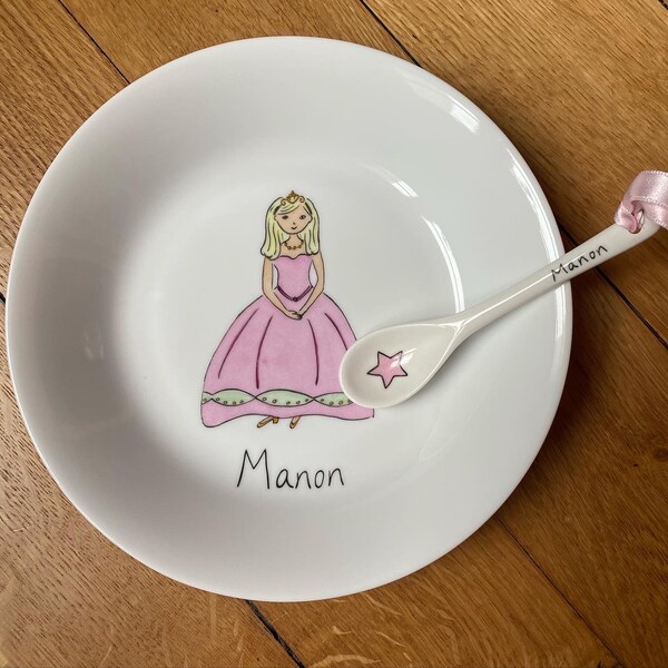 Assiette en porcelaine pour une petite fille, dessin de princesse couronne robe rose et verte, personnalisée avec le prénom de l'enfant