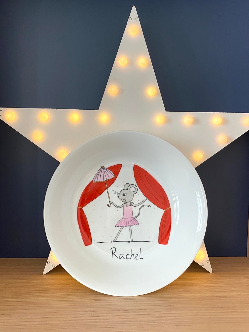 Une souris au cirque sur une assiette en porcelaine, funambule équilibriste cadeau naissance pour un bébé, anniversaire Petite fille zdjęcie 1