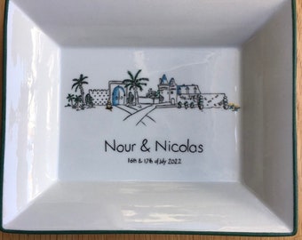 Reproduction of a wedding invitation on a service, initials of the bride and groom, breakfast set, trinket, tableware