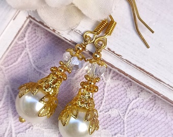 White pearl drop gold Victorian earrings, Ivory cream pearl Edwardian bridal damgles, Antique gold filigree