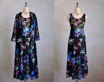 vintage 1970s dark floral peignoir set | vintage 70s nylon nightgown and robe set by Linda Lingerie