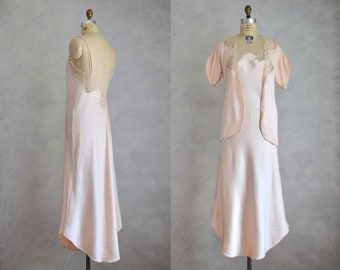 vintage 1980s does 30s satin peignoir set | vintage 1930s style bias cut gown and robe | pale pink satin bridal lingerie