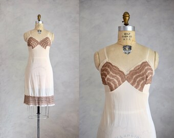 vintage 1950s nude slip | 50s vintage nylon full slip | nude pinup bombshell slip with mocha lace trim