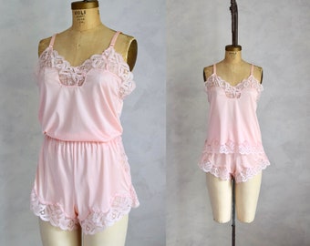 vintage 1980s pale pink sleep set | 70s 80s vintage nylon and lace lingerie top and tap pants in blush pink