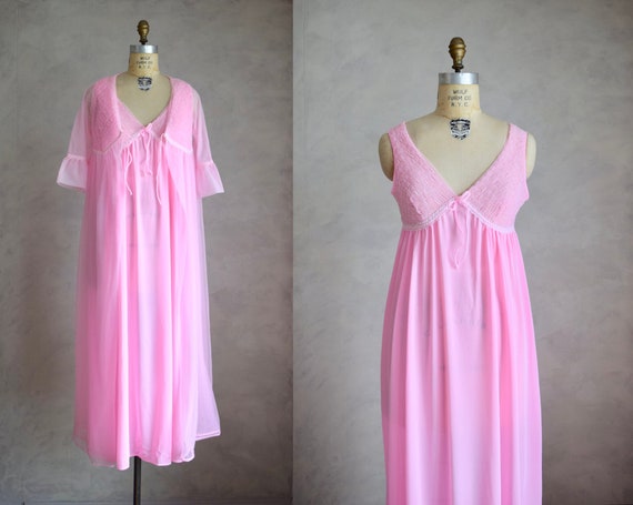 vintage 1960s pink peignoir set | vintage nylon ch