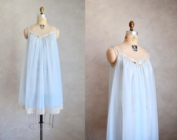 vintage blue Vanity Fair babydoll nightgown vintage lace trimmed nightgown...