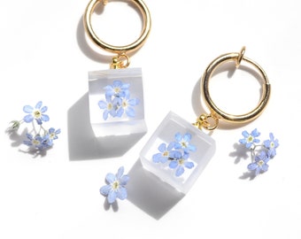 forget-me-not earrings, minimalist, contemporary earrings, clip on earrings, real flower earrings, forget-me-not dried flower