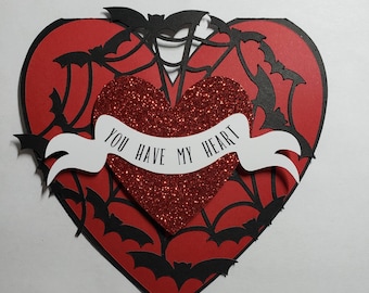 Tarjeta de felicitación gótica con forma de corazón de Batty: elige tu color