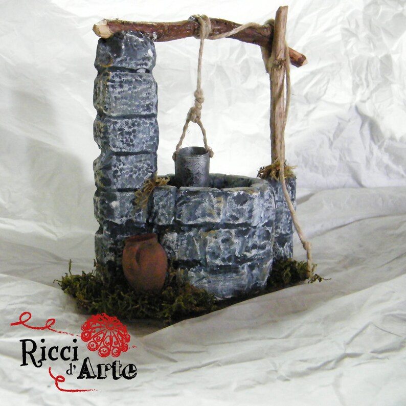 Miniature pit crib and dollhouse