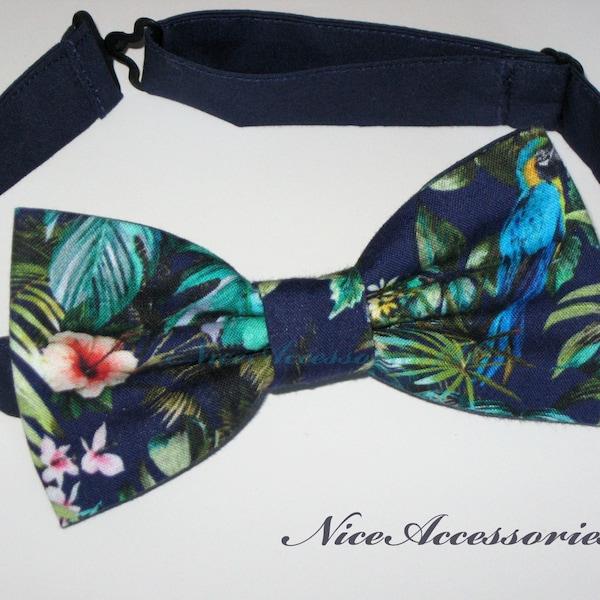 Tropical bow tie for men. Palm leaf bow tie. Monstera leaf men's bow tie. Tropical wedding bow tie navy & green. Men's pre-tied bowtie