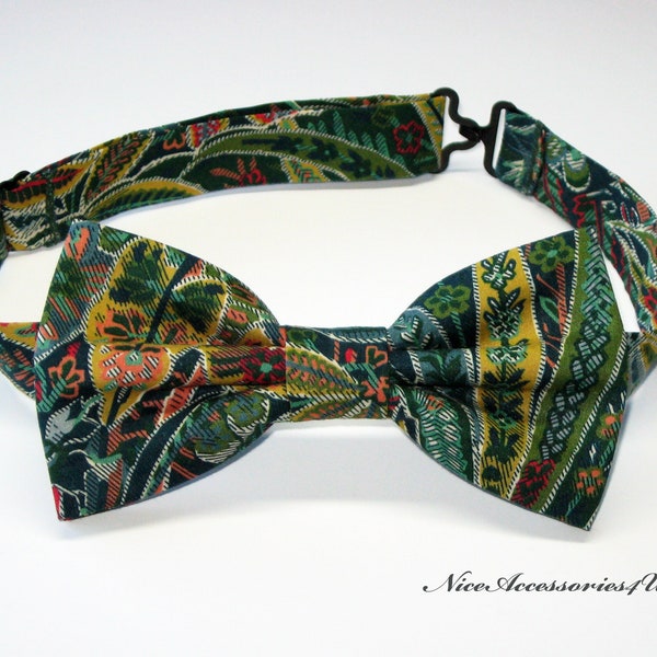 Dark green floral bow tie for men & boys. Pre-tied cotton wedding bowtie Liberty print 'Adelphi Voyage'. Gift for him.