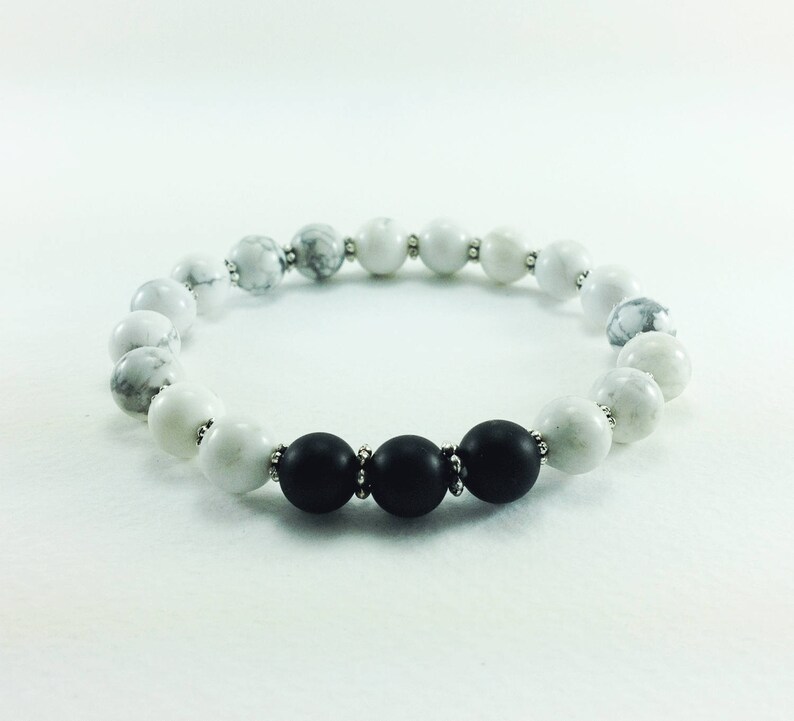 Howlite bracelet Matte black bead bracelet 8 mm white and black bead bracelet Woman bracelet Custom bracelet