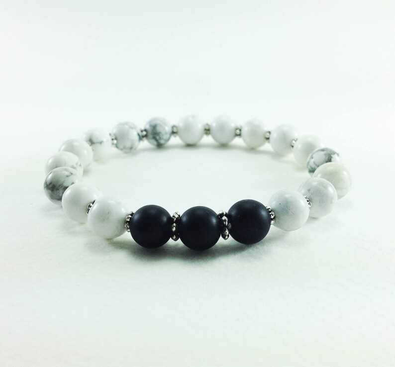 Howlite bracelet Matte black bead bracelet 8 mm white and black bead bracelet Woman bracelet Custom bracelet