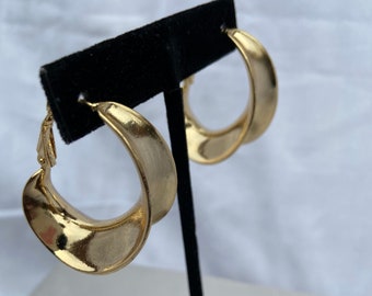 Gold Flute Earrings/ Statement Earrings/ Gold Hoops/boucles d'oreilles africaines