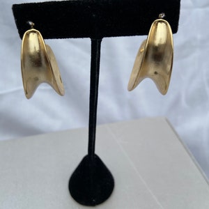 Gold Flute Earrings/ Statement Earrings/ Gold Hoops/boucles d'oreilles africaines image 4