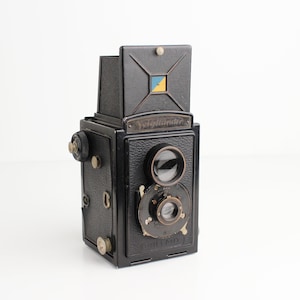 VOIGTLANDER BRILLANT 1932 6x6 Film Camera with Anastigmat Voigtar f7.7 75mm Lens - Works!