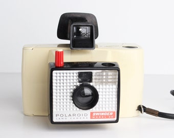 Vintage POLAROID Land Camera SWINGER Model 20 - not working - Prop or Display Piece
