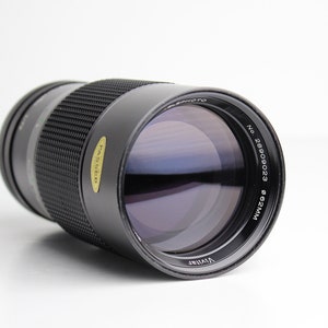 VIVITAR Canon FD 200mm f/3.5 Telephoto Lens for Canon FD Mount Cameras with built-in lens hood