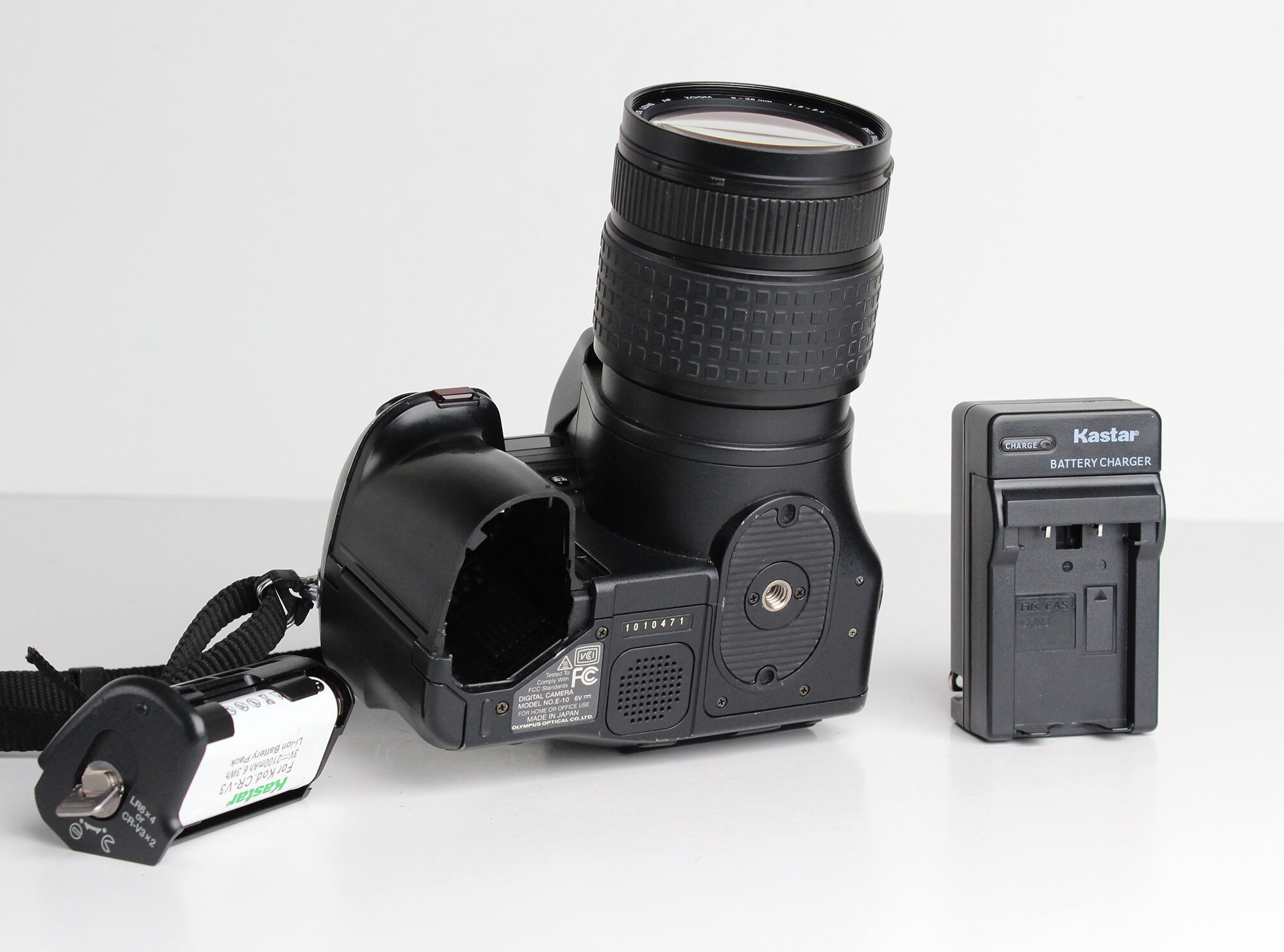 OLYMPUS Camedia E-10 4.0MP Digital Camera - CF and SM Cards