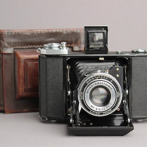Zeiss Ikon Ikonta KLIO 521/16 6x6 Camera with Novar-Anastigmat Lens 75mm f/4.5