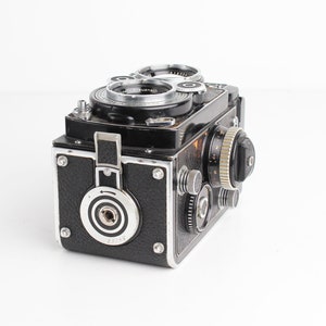 ROLLEIFLEX 3.5F Type 1 with 75mm f/3.5 XENOTAR Lens 6x6 TLR Medium Format Film Camera Needs Repair image 9