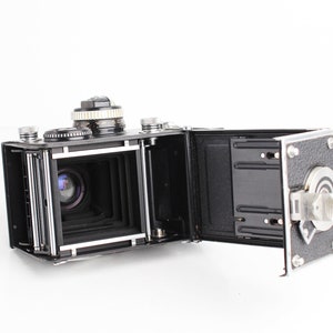 ROLLEIFLEX 3.5F Type 1 with 75mm f/3.5 XENOTAR Lens 6x6 TLR Medium Format Film Camera Needs Repair image 10