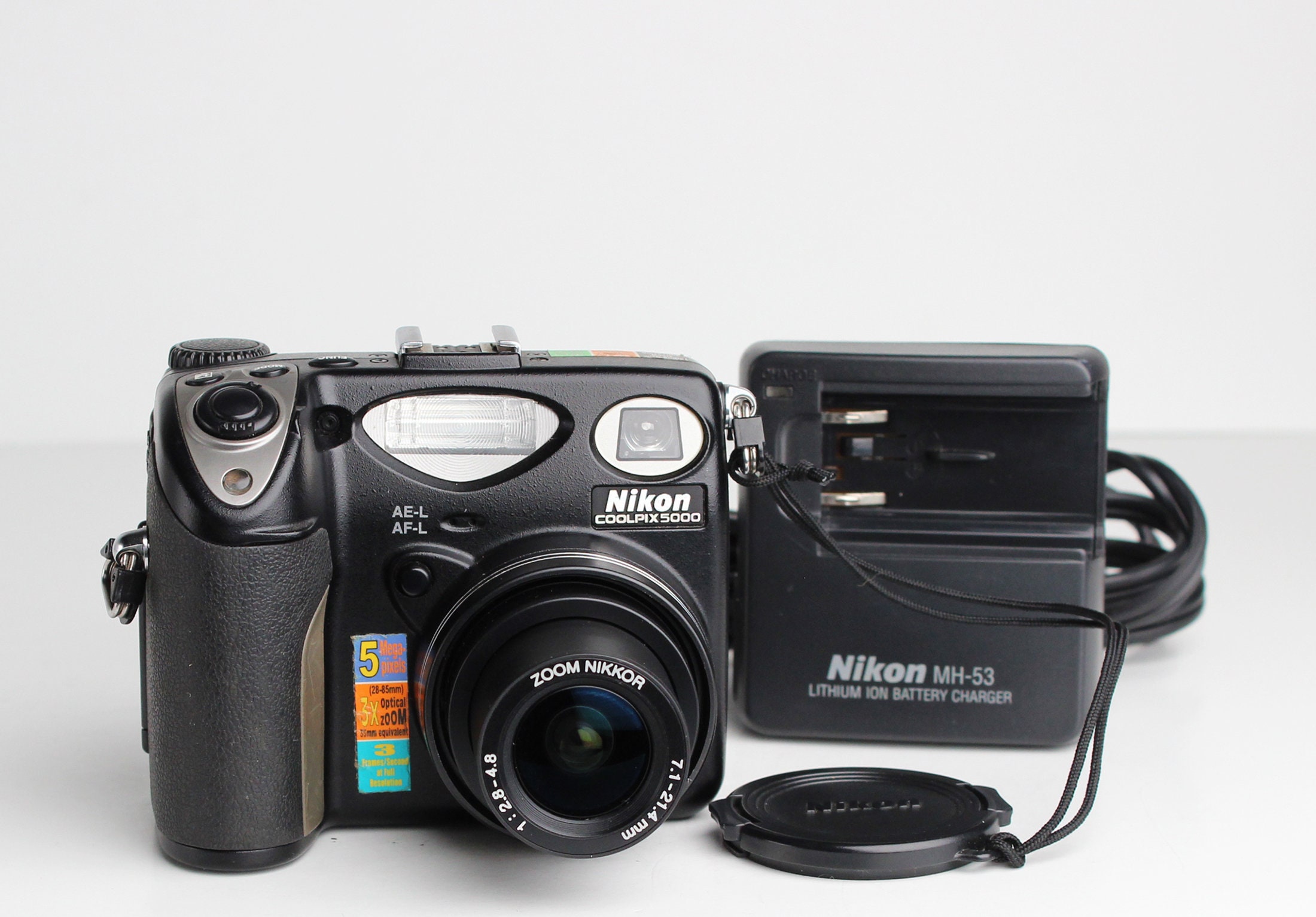 Nikon COOLPIX 5000 ブラック - デジタルカメラ Nikon COOLPIX 5000 ブラック - デジタルカメラ