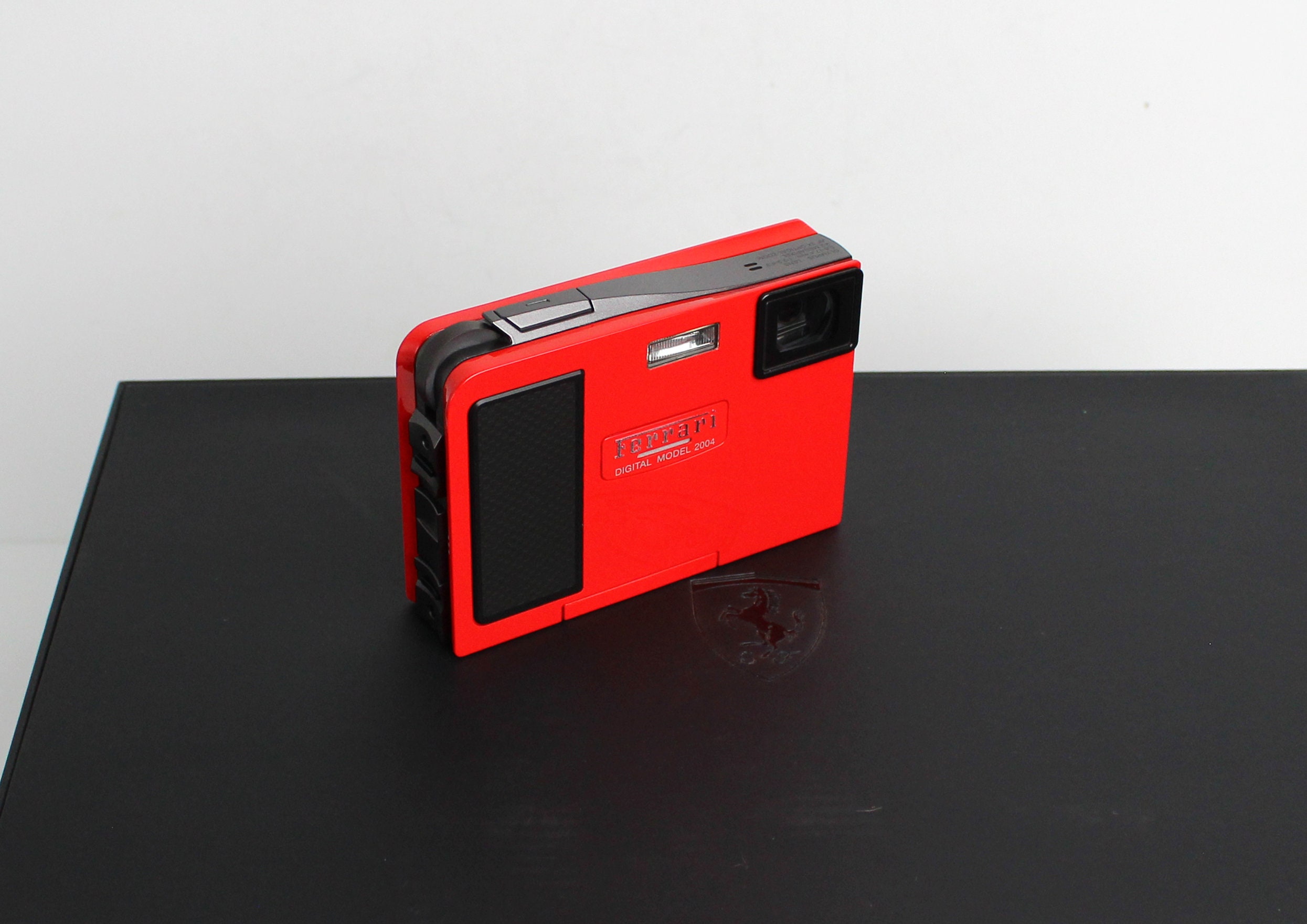 Rare OLYMPUS FERRARI Digital Model 2004 3.2 MP Digital