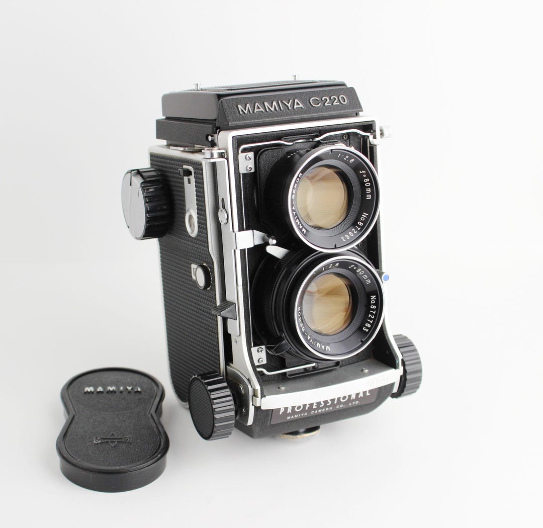 MAMIYA C220 Pro Blue Dot TLR Film Camera With 80mm F/2.8 Mamiya