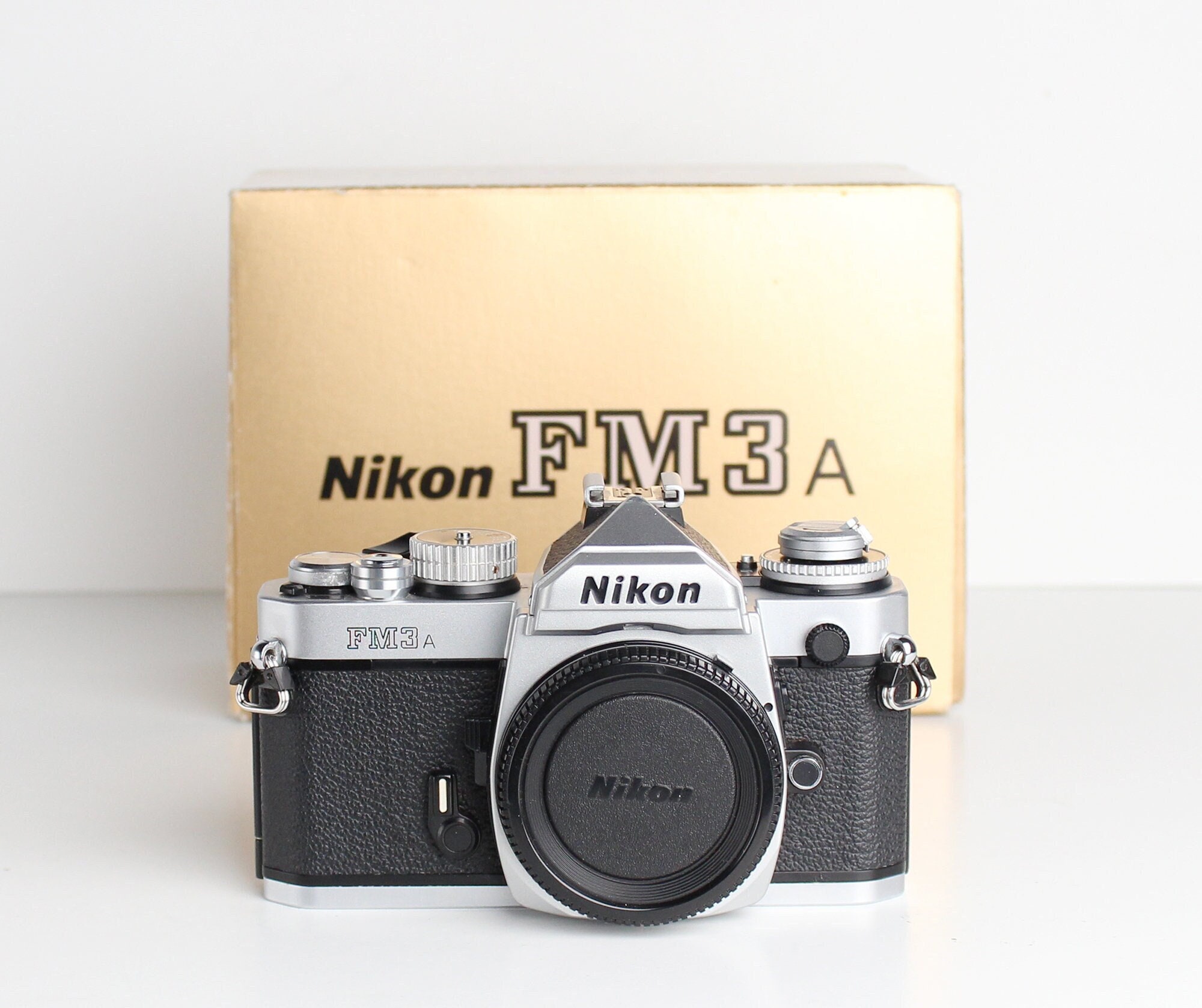 Junk Nikon FM3A 35mmフィルムカメラ NIKON FM3A 35mm SLR Camera Body, Chrome - Boxed - Excellent