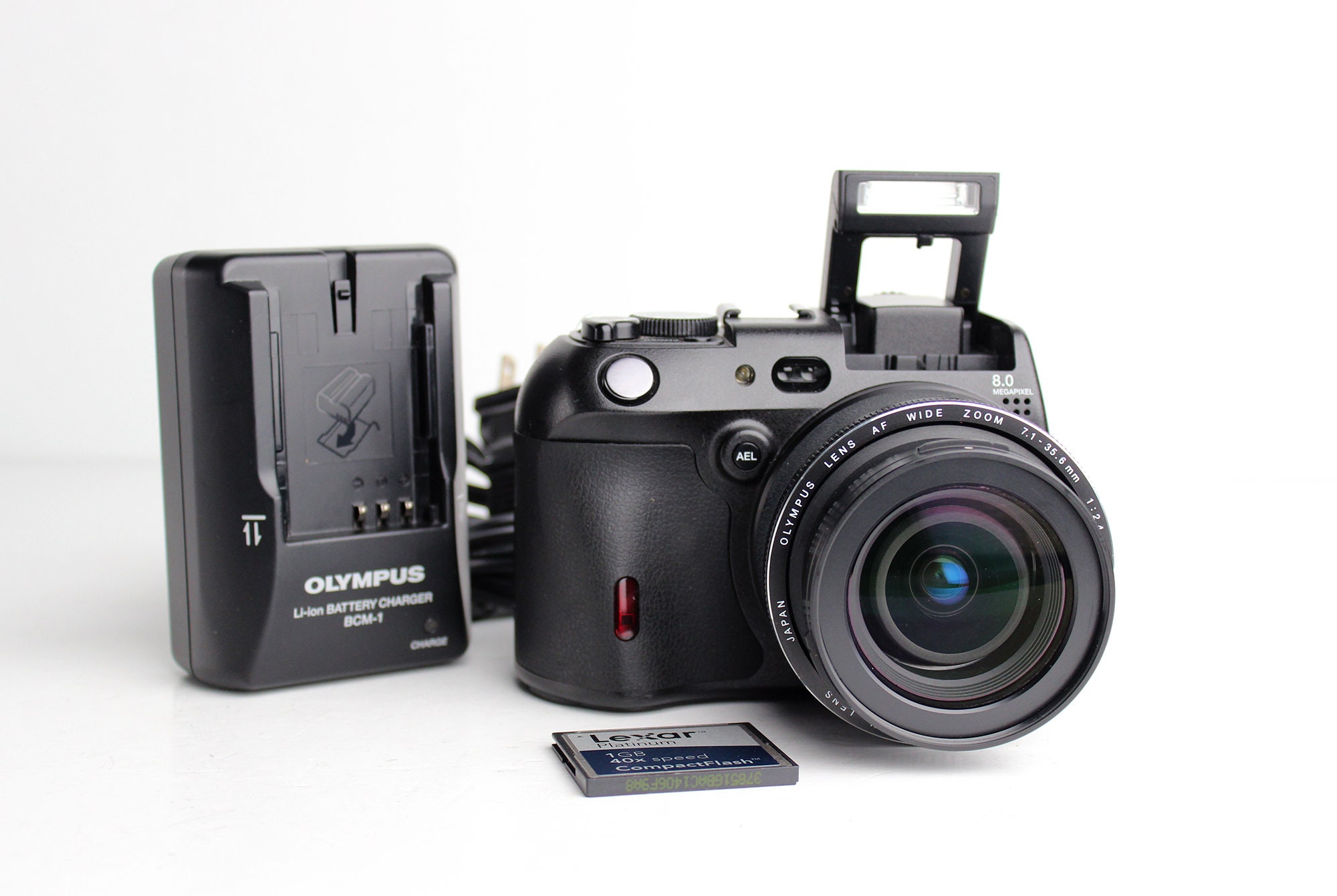 OLYMPUS CAMEDIA C-8080 Wide Zoom 8.0MP Digital Camera - With OLYMPUS CAMEDIA C-8080 Wide Zoom 8.0MP Digital Camera - With