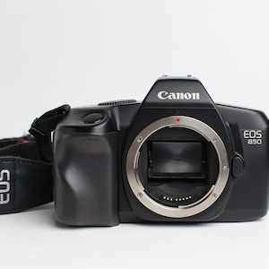 Canon EOS 850 35mm Film SLR Camera Body with a Strap - Battery Included - Works