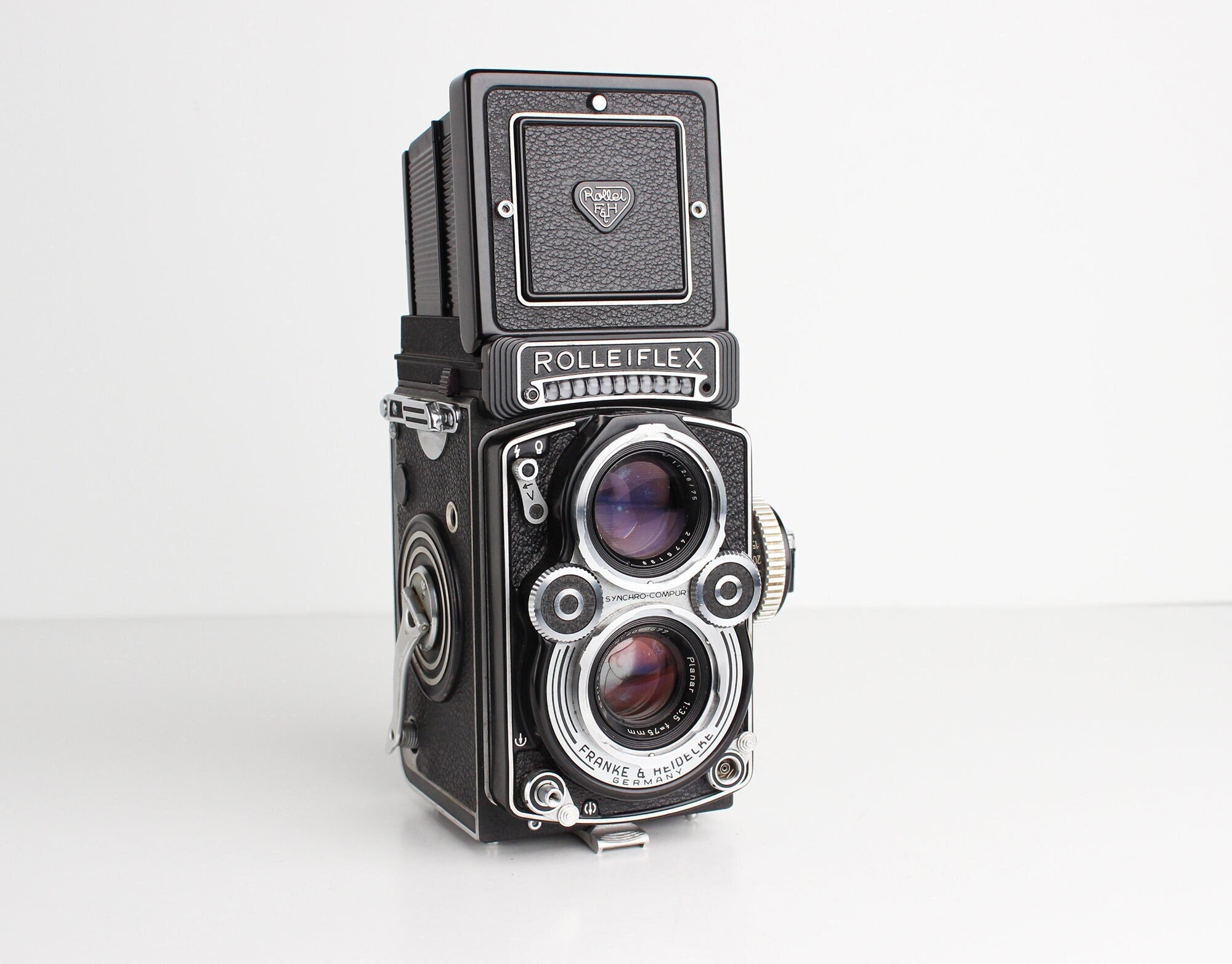 ROLLEIFLEX 3.5F Type 1 With 75mm F/3.5 PLANAR Lens 6x6 TLR
