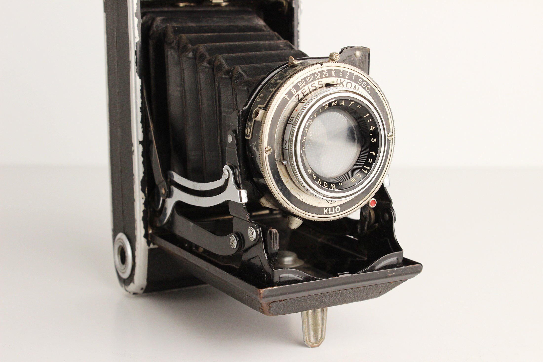 ZEISS IKON KLIO 6x9 Folding Film Camera With Anastigmat Novar F