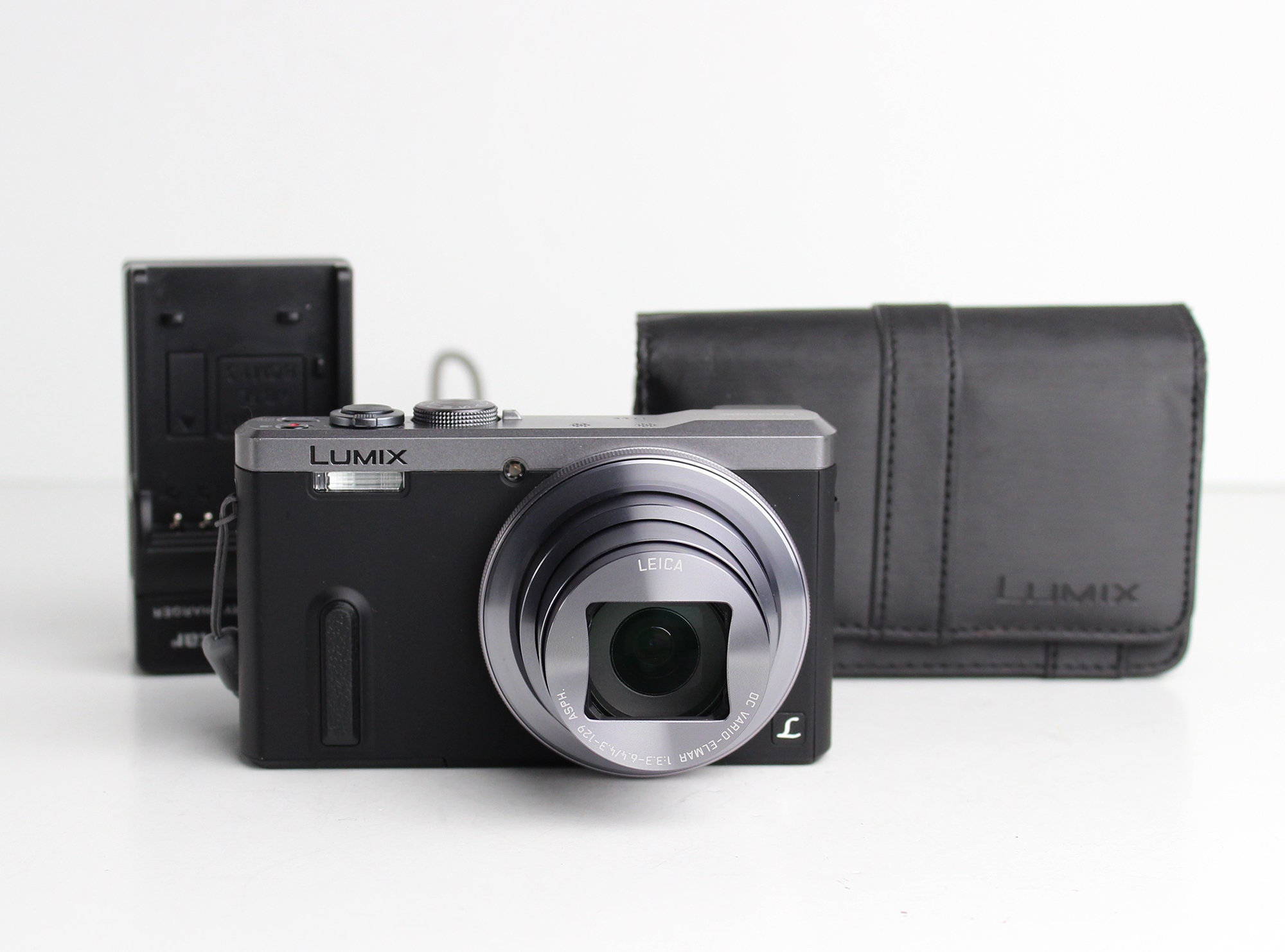 Panasonic Lumix DMC-ZS40 (lumix DMC-TZ60) 18 Megapixels Digital