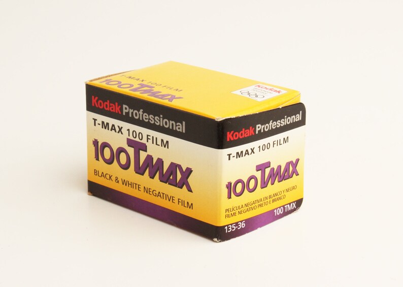 KODAK T-MAX Black-and-White Negative 35mm Film ISO 100 36 Exposures sealed Box expired 2015 image 2