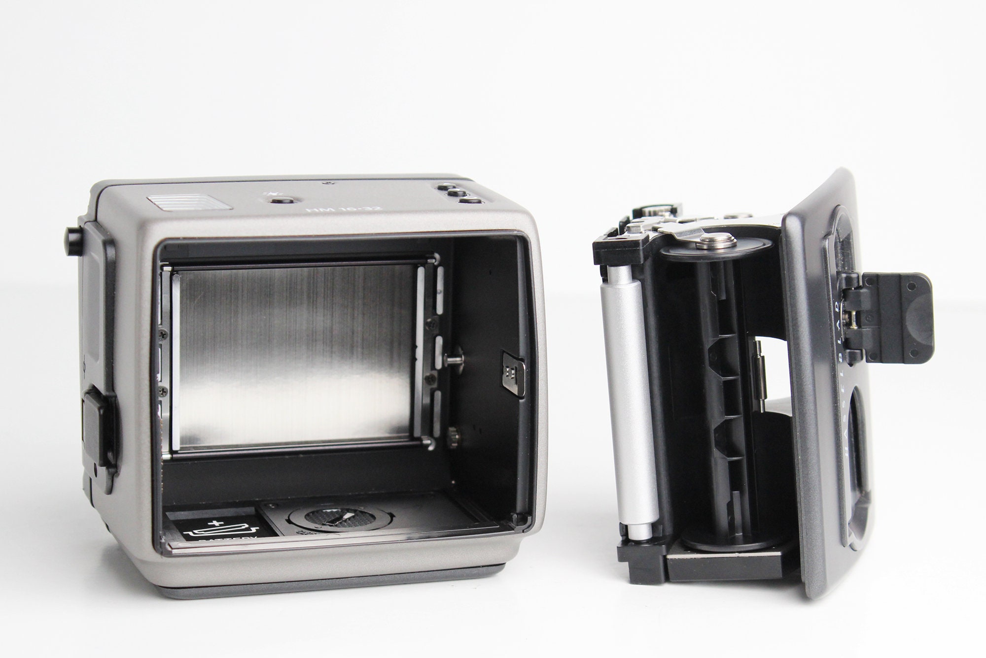HASSELBLAD HM 16-32 フィルムマガジン フィルムバック MINT] Hasselblad HM 16-32 Film Back Holder Magazine 3033016