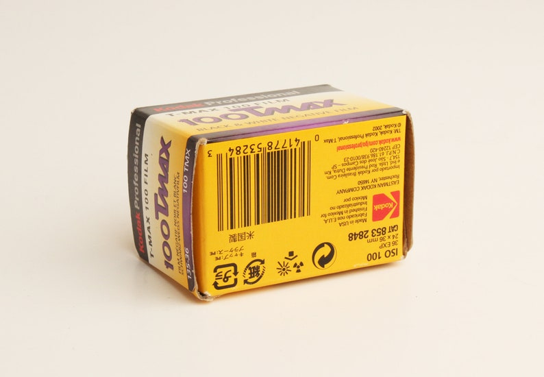 KODAK T-MAX Black-and-White Negative 35mm Film ISO 100 36 Exposures sealed Box expired 2015 image 3