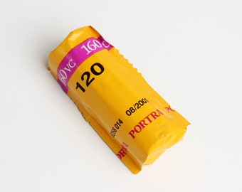 Kodak Portra 400 VC 120 – Film Professionnel 5 Poses – Couleurs Riches Et Saturées – Idéal Photo Extérieure & Publicité