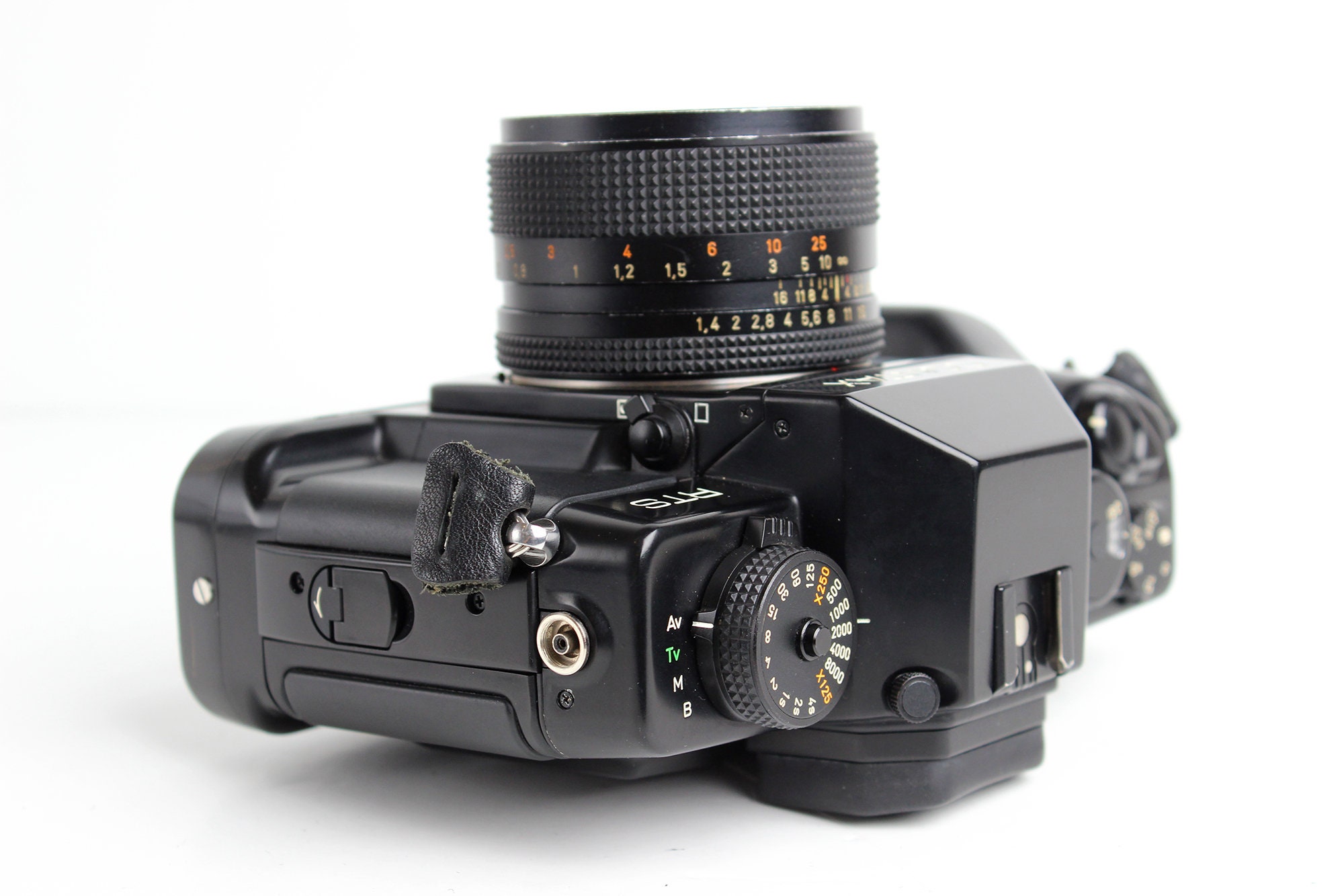 CONTAX RTS 35mm SLR Film Camera With Contax Carl Zeiss CONTAX RTS 35mm SLR Film Camera With Contax Carl Zeiss