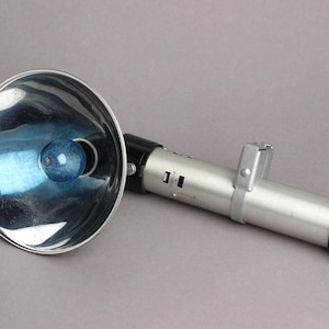 GRAFLEX Flash Synchronizer Unit - Graflex Flash Handle with Reflector - with Blue Flashbulb