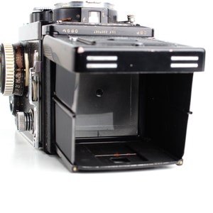 ROLLEIFLEX 3.5F Type 1 with 75mm f/3.5 XENOTAR Lens 6x6 TLR Medium Format Film Camera Needs Repair image 7