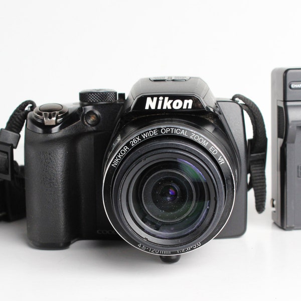 Nikon COOLPIX P100  10 MegaPixel Digital Camera Black - Works but has Lens Issues