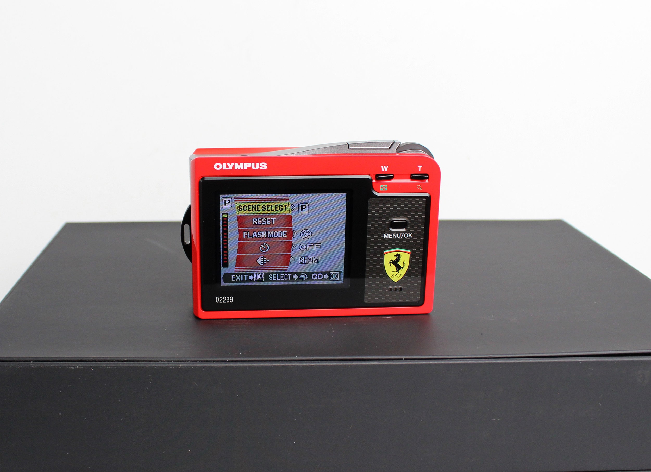 Ferrari DIGITAL MODEL 2004 国内1000台限定 オリンパス、AZ-1ベースのフェラーリ仕様デジカメ第2弾